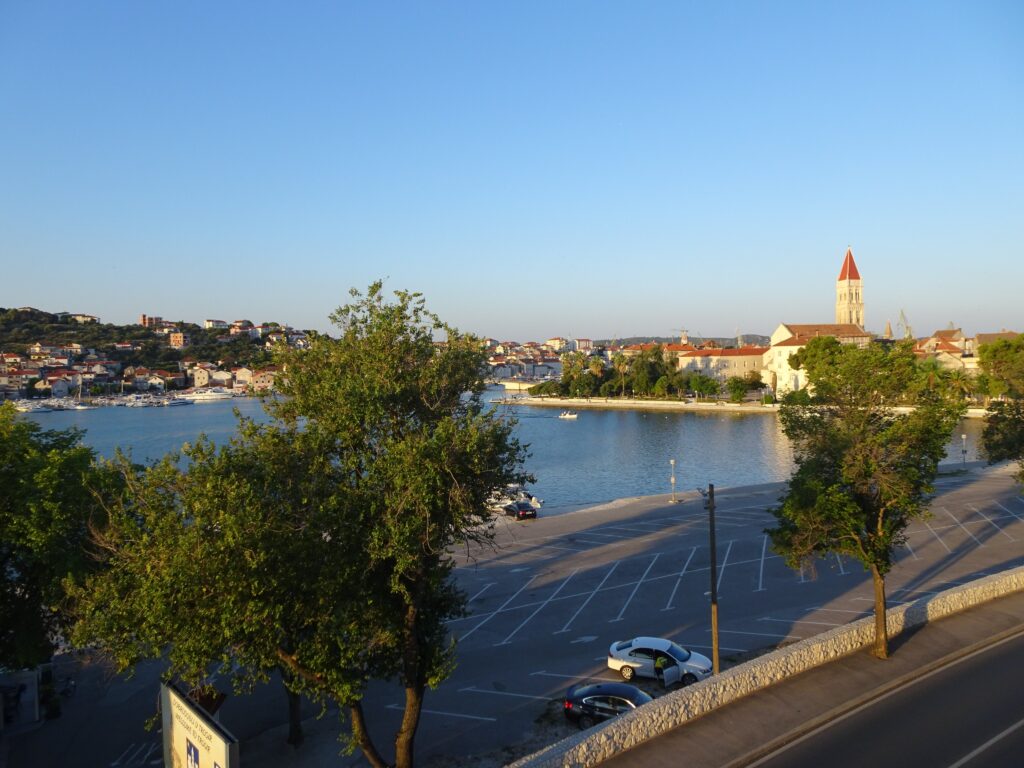 世界遺産「ドブロブニク旧市街」：牡蠣と塩の名産地「ストン」＆「マリ・ストン」