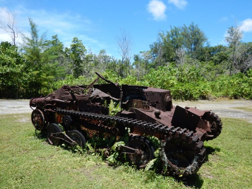 パラオ・ペリリュー島に残る日本軍の軽戦車