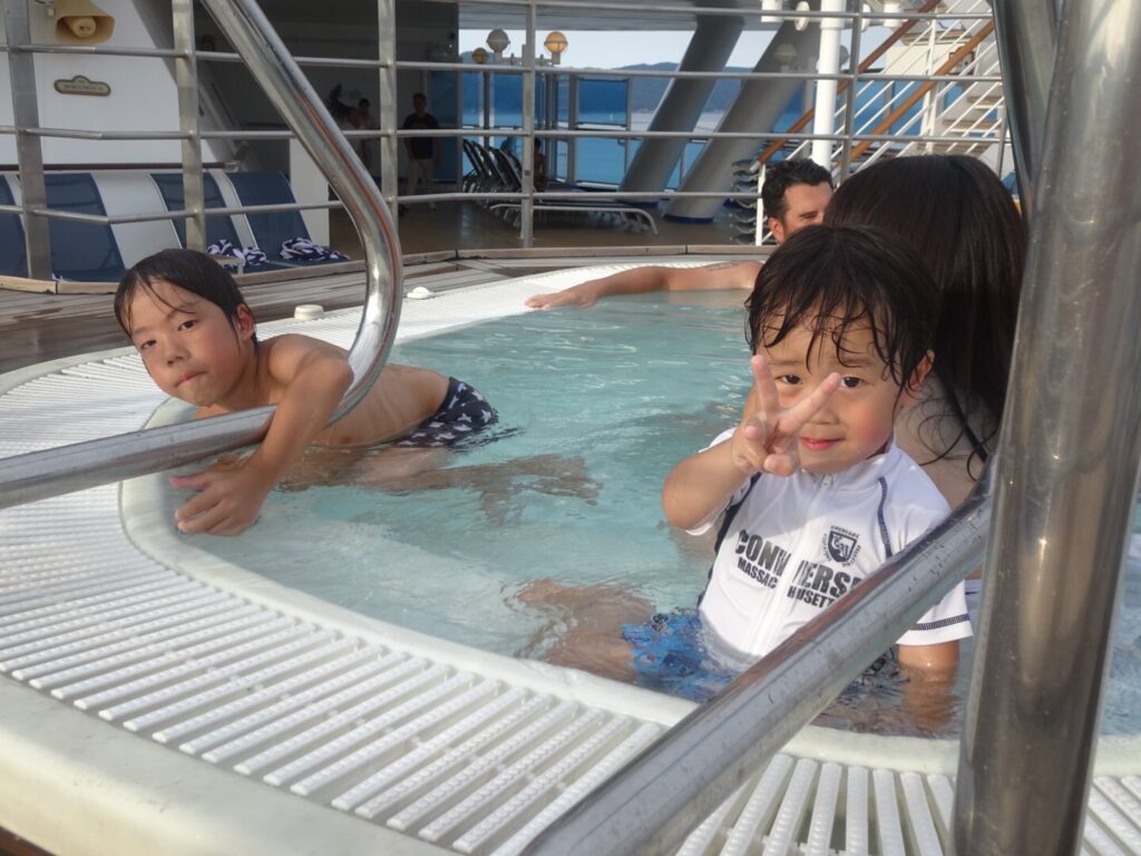 ダイヤモンドプリンセス号船内でリラックスタイム