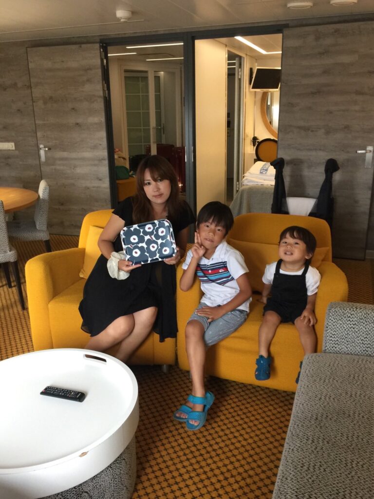 タリンクシリヤライン「シリヤ・セレナーデ号」の豪華客室「ジュニア・スイート」