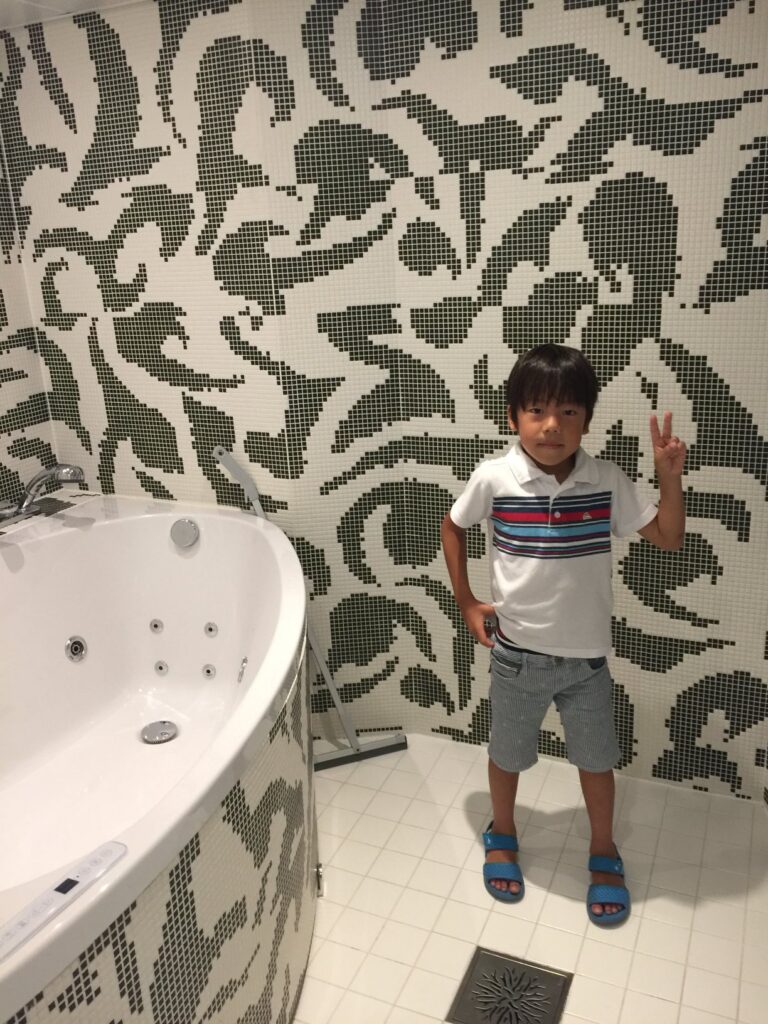 タリンクシリヤライン「シリヤ・セレナーデ号」の豪華客室「ジュニア・スイート」