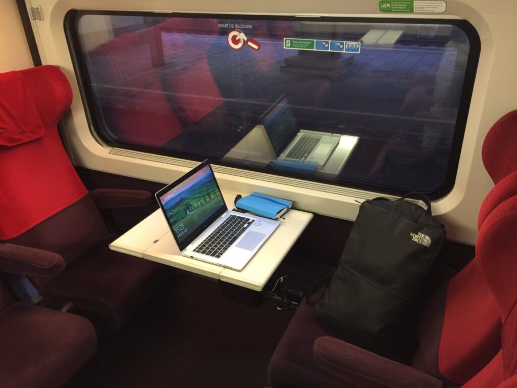 ブリュッセルからパリへ移動する高速列車タリス
