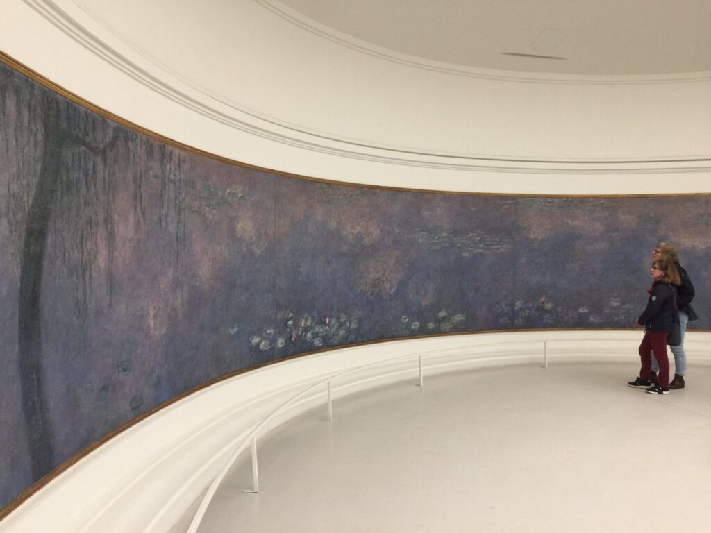 オランジェリー美術館のモネ連作「睡蓮」