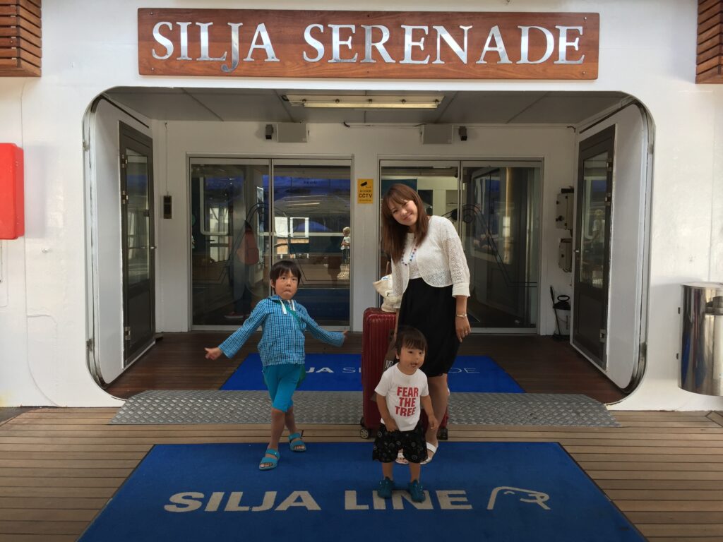 タリンクシリヤライン「シリヤ・セレナーデ号（Silja Serenade）」に乗船