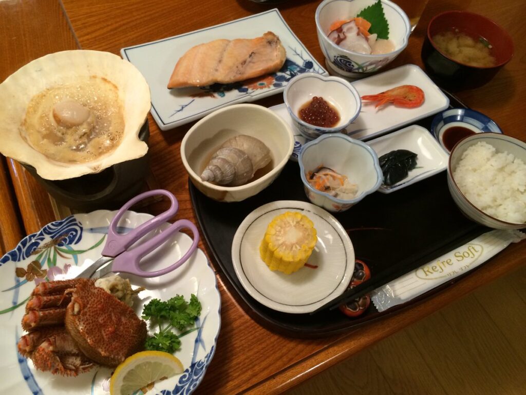 知床の宿ランタンの毛蟹夕食