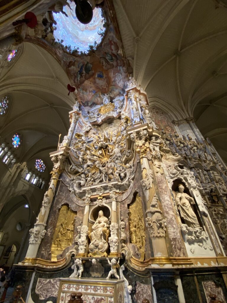 古都トレド・トレド大聖堂の祭壇画「トランスパレンテ(El Transparente)」