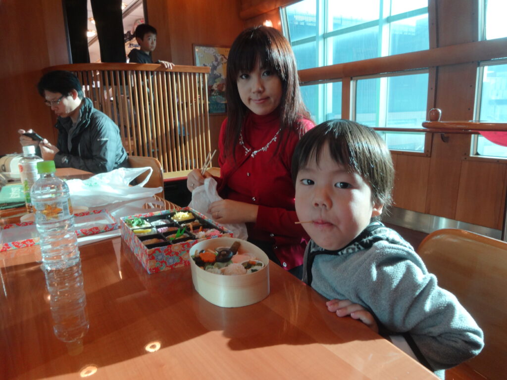 観光列車「ゆふいんの森号」で、別府から福岡へ