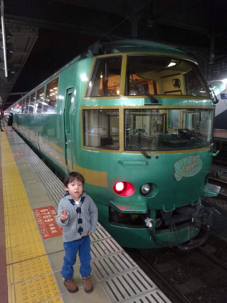 観光列車「ゆふいんの森号」で、別府から福岡へ