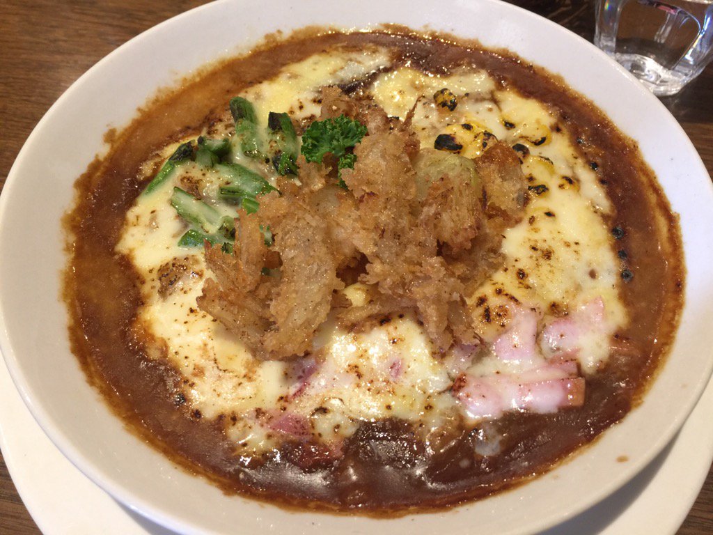 門司港レトロ地区観光・門司港名物焼きカレー