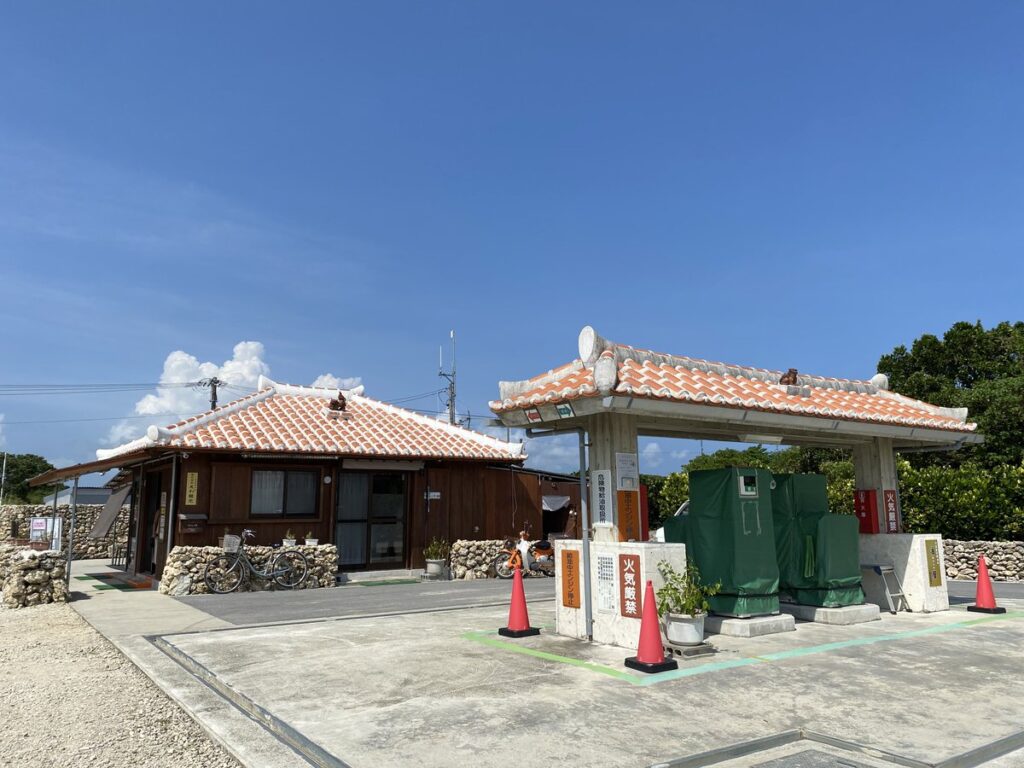竹富島集落のガソリンスタンド