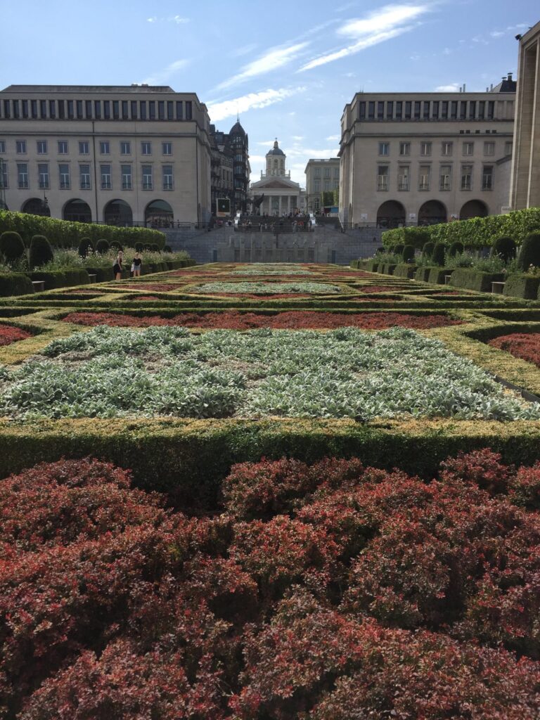 ブリュッセル半日観光・フランス式庭園「モン・デ・ザール(芸術の丘)」