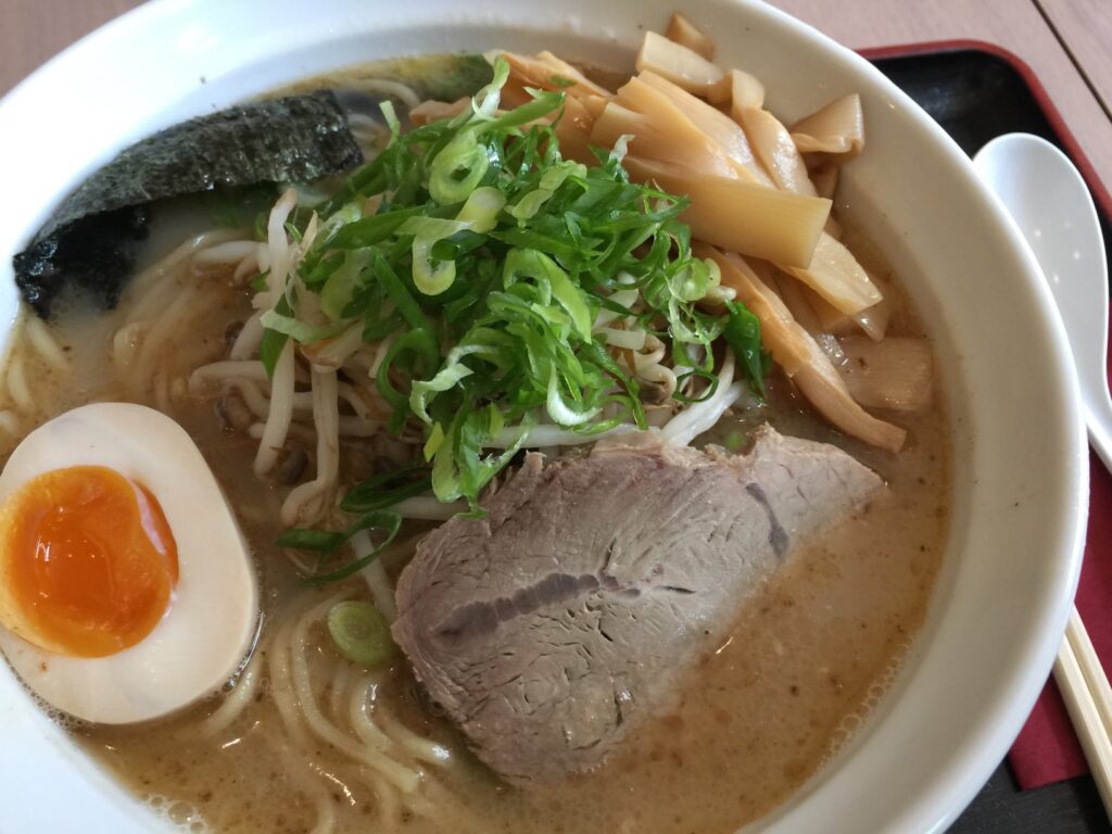 ブリュッセルの人気ラーメン店「麺真(メンマ)」