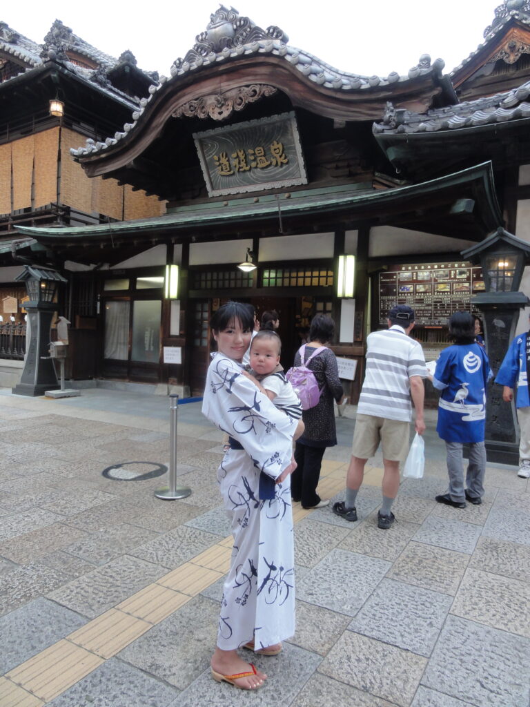 道後温泉本館を子連れ観光｜霊の湯・坊っちゃんの間・夜のライトアップも満喫
