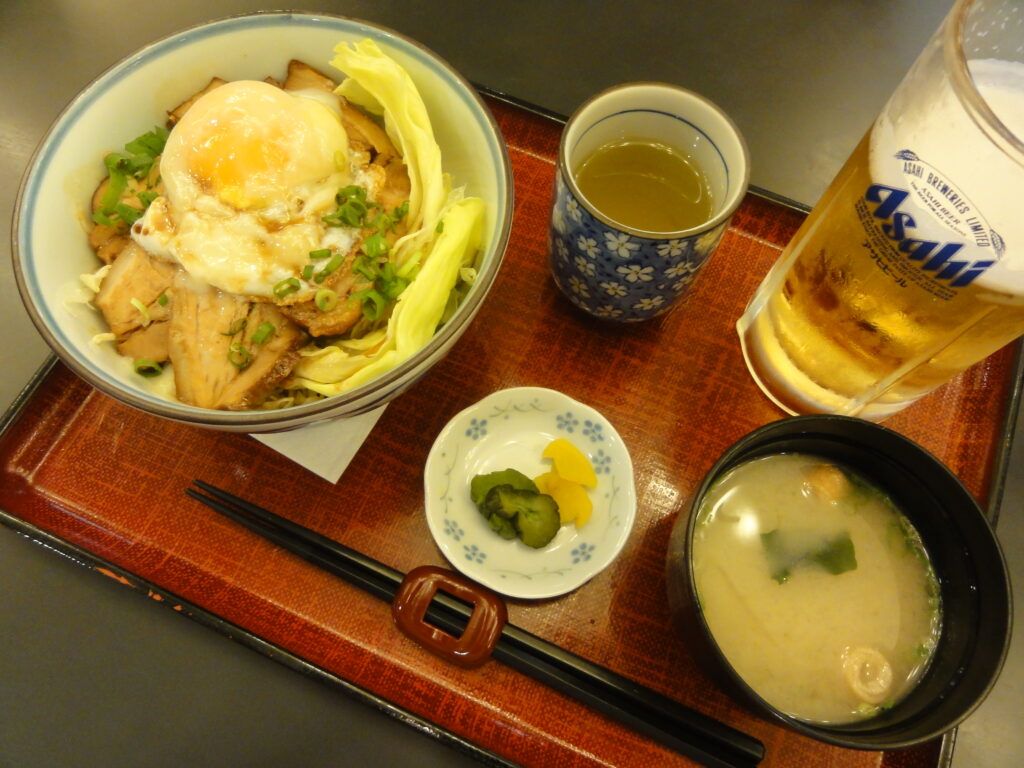 今治名物「焼豚玉子飯」