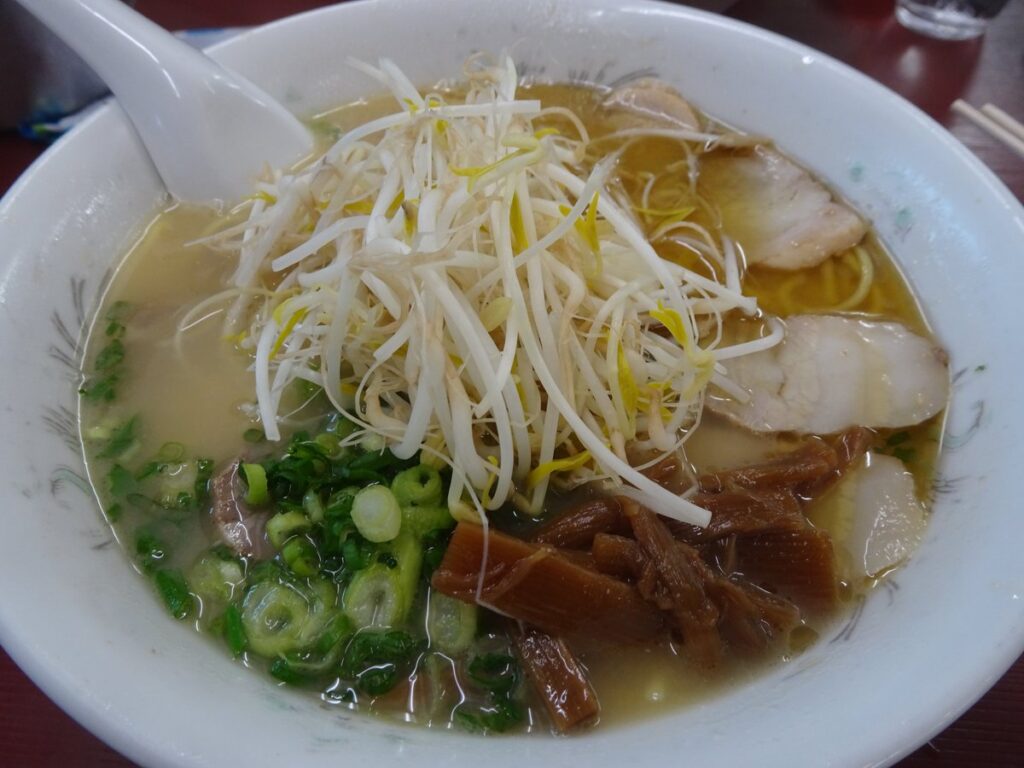 宮崎市の栄養軒のラーメン