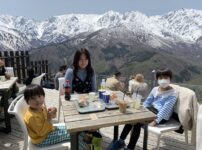 山頂テラス「HAKUBA MOUNTAIN HARBOR」でランチ