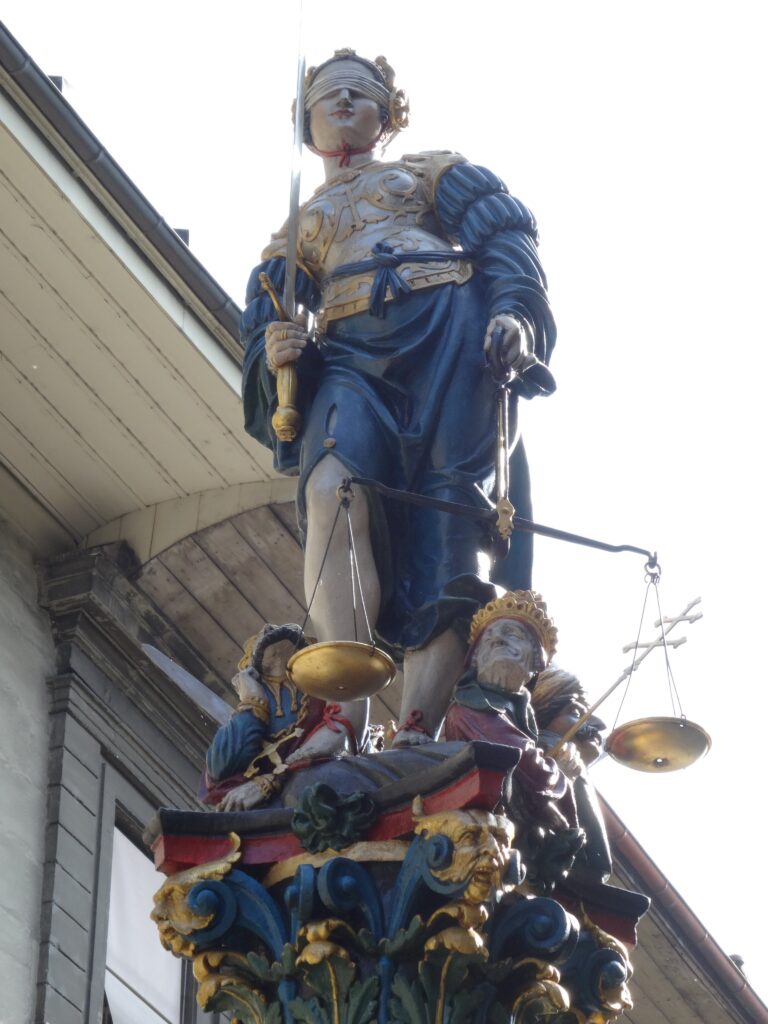 ベルン旧市街の正義の女神の噴水
