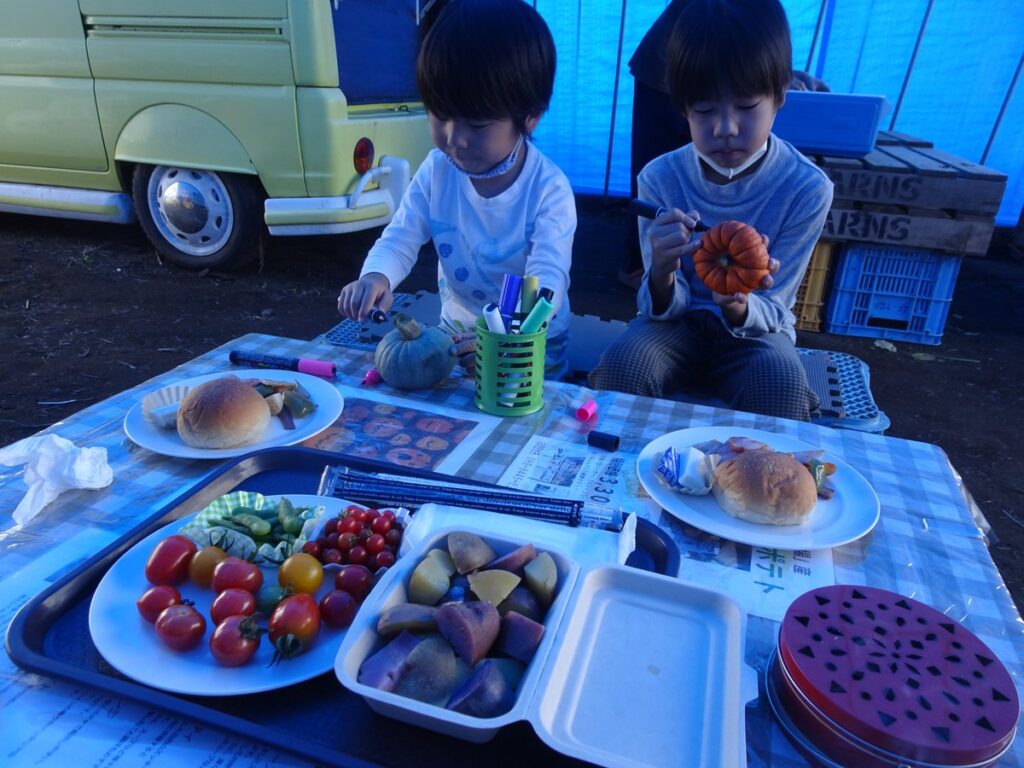 十勝ガールズ農場で収穫した野菜を味わう食農体験