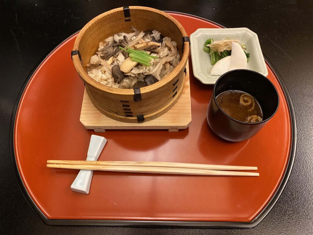 東京 芝 とうふ屋うかい・きのこご飯