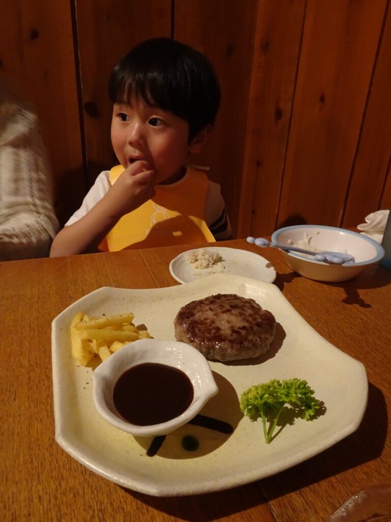 夜は沖縄料理「あっぱりしゃん」で夕食