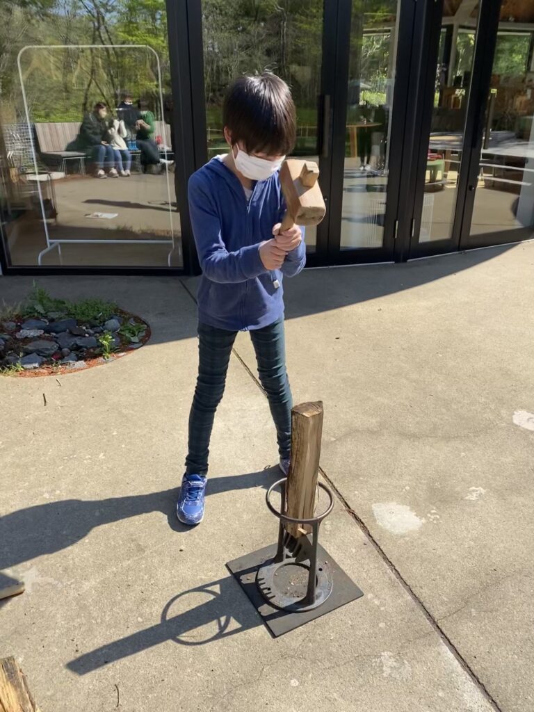 リゾナーレ那須の過ごし方~ 木こりの薪割り