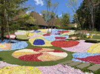 リゾナーレ那須のシンボル「POKO POKO」と「畑の花咲くリゾナーレ」