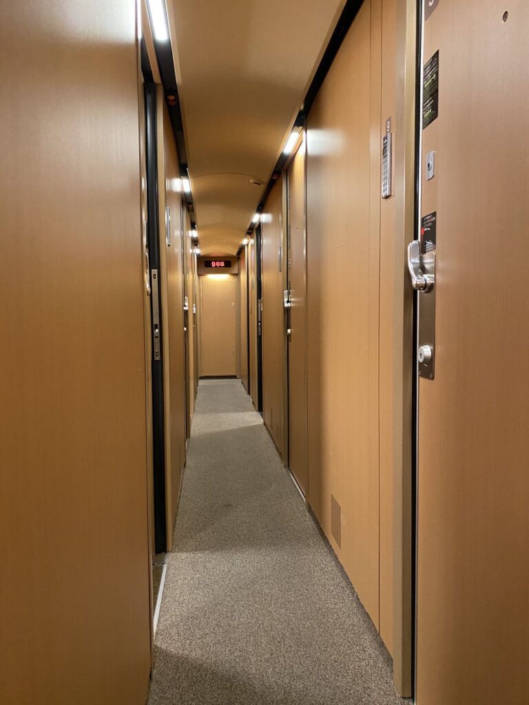 サンライズ瀬戸・車両内部