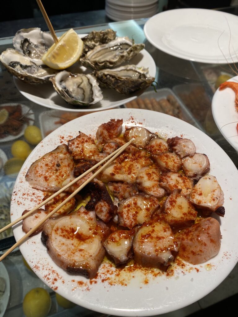 サン・ミゲル市場:MORRIS(シーフード)|タコのガルシア風(Pulpo a la gallega)