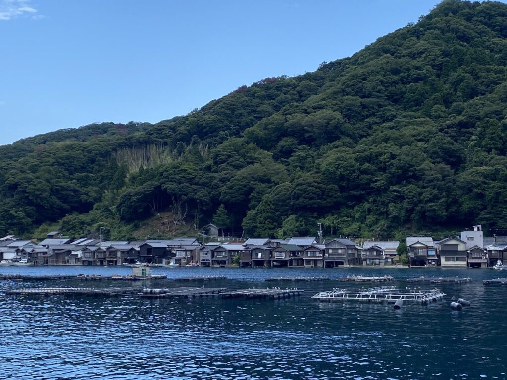 伊根湾沿いに建つ舟屋の宿 蔵