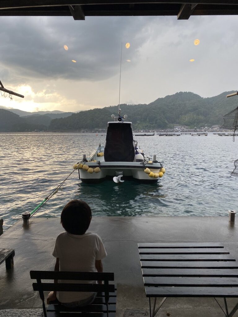舟屋の宿 蔵のダイニングから望む伊根湾