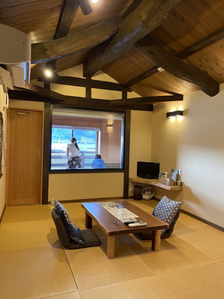 舟屋の宿 蔵の二階にある居間兼寝室