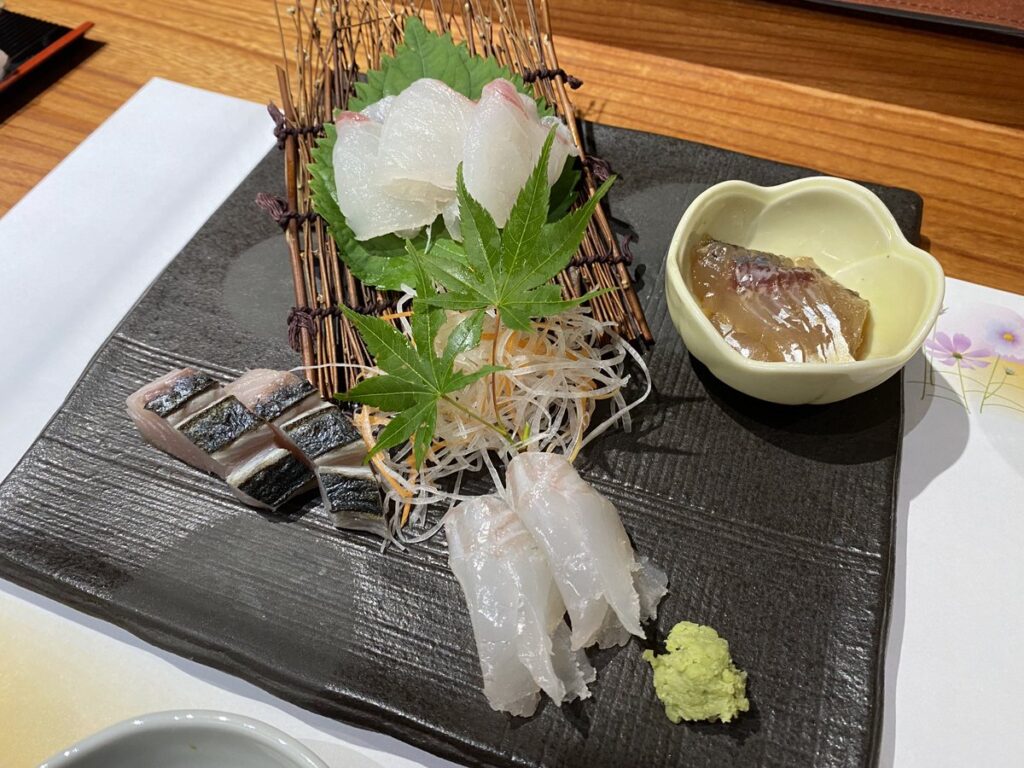 鮨 いちいでいただいた白身魚のお刺身