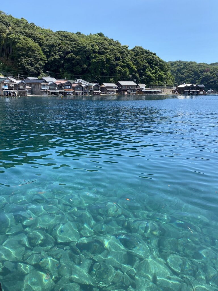 再訪した伊根町の透明な海