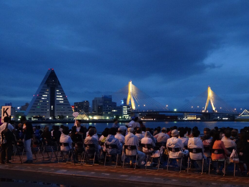 ねぶた海上運行と青森花火大会の会場「青森港新中央埠頭」