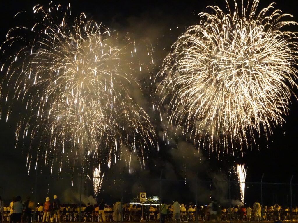 青森ねぶた祭のフィナーレを飾る花火大会