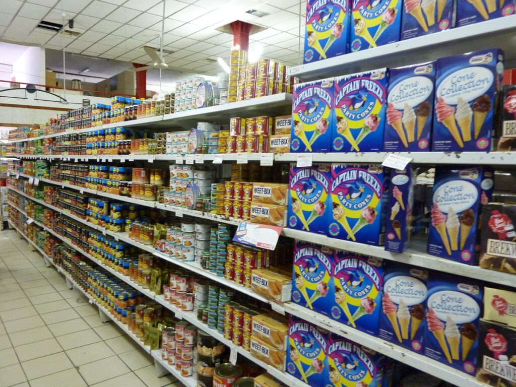 ヴィクトリアフォールズのスーパーマーケットSPAR店内