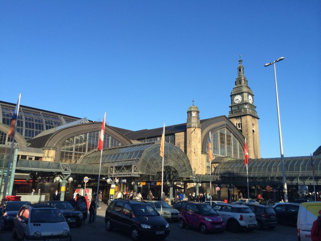 ハンブルクのおすすめ観光スポット：ハンブルク中央駅（Hamburg Hbf）