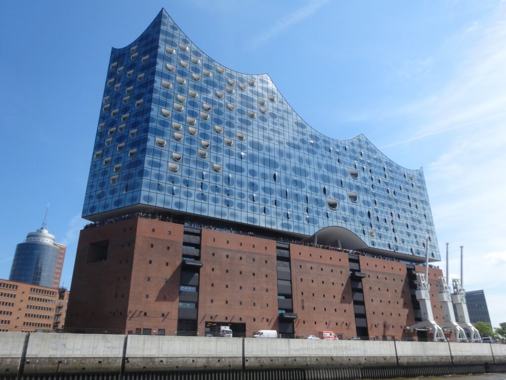 ハンブルクのおすすめ観光スポット：エルプフィルハーモニー