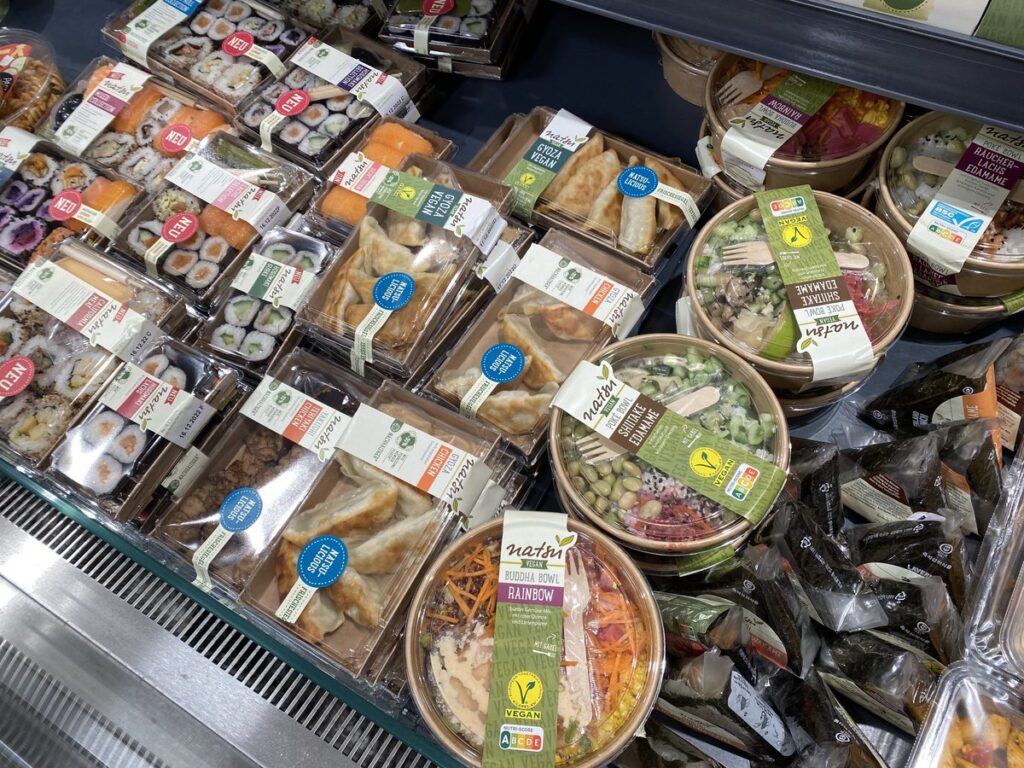 ハンブルクのスーパーREWEで販売される日本食