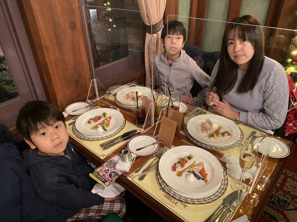 パークサイド・グリルのアワビとオマール海老