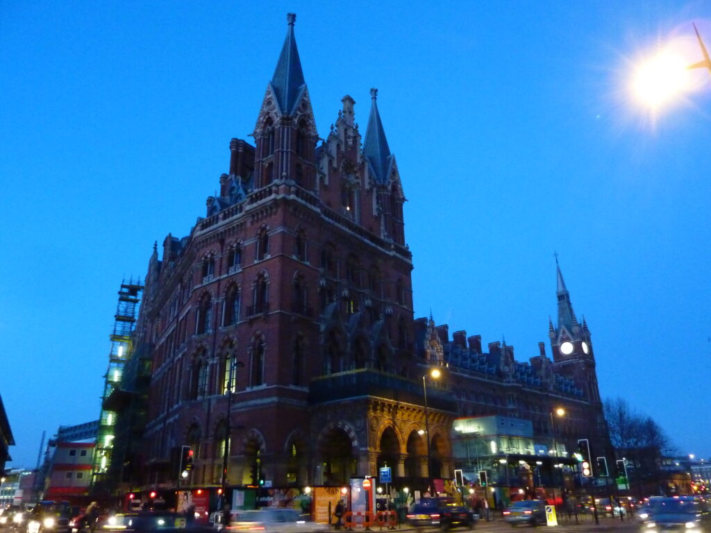 初めてのロンドンで絶対やるべきこと・セント・パンクラス・インターナショナル駅