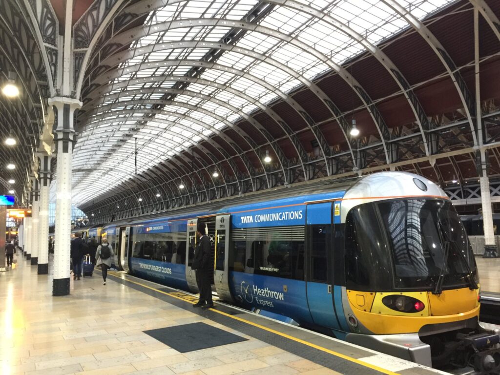 ロンドンの美しい鉄道駅:パディントン駅