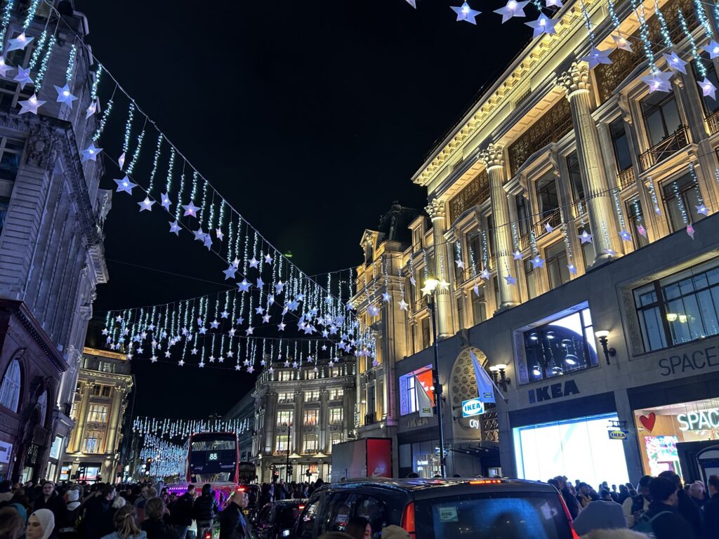 初めてのロンドンで絶対やるべきこと:THE LONDON CHRISTMAS LIGHTS