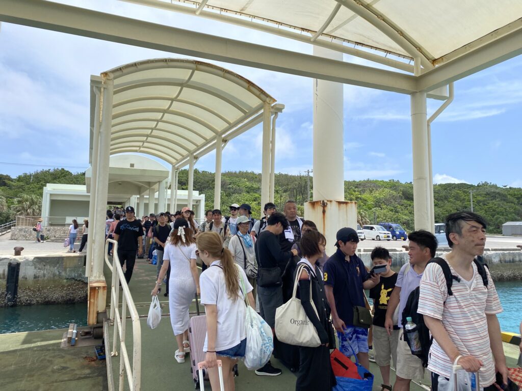 波照間船客ターミナルに到着
