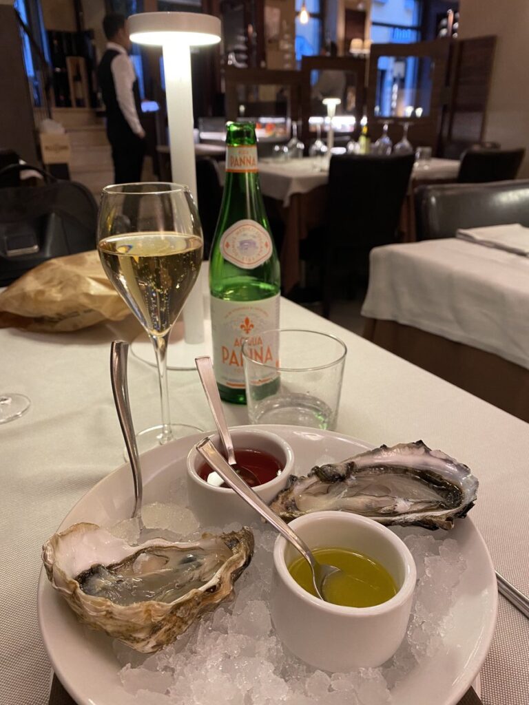 Andry Restaurantでの食事風景