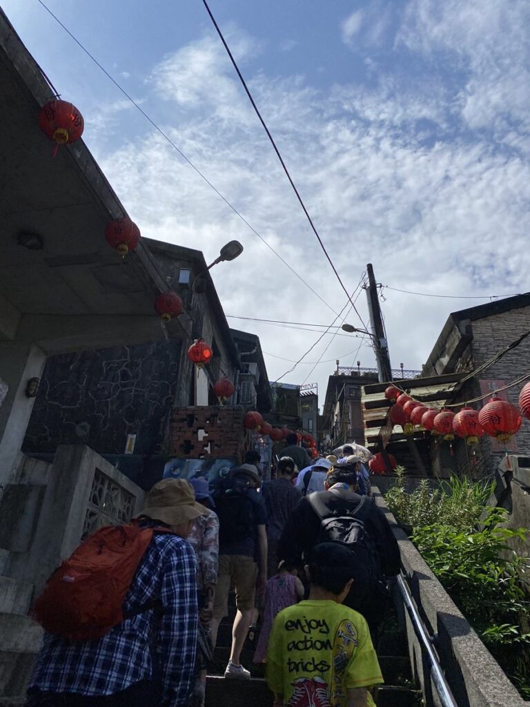 九份の石段が続く街並み
