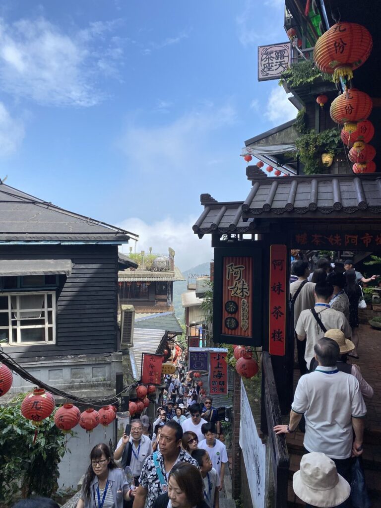 九份・阿妹茶樓の入店待ちの列