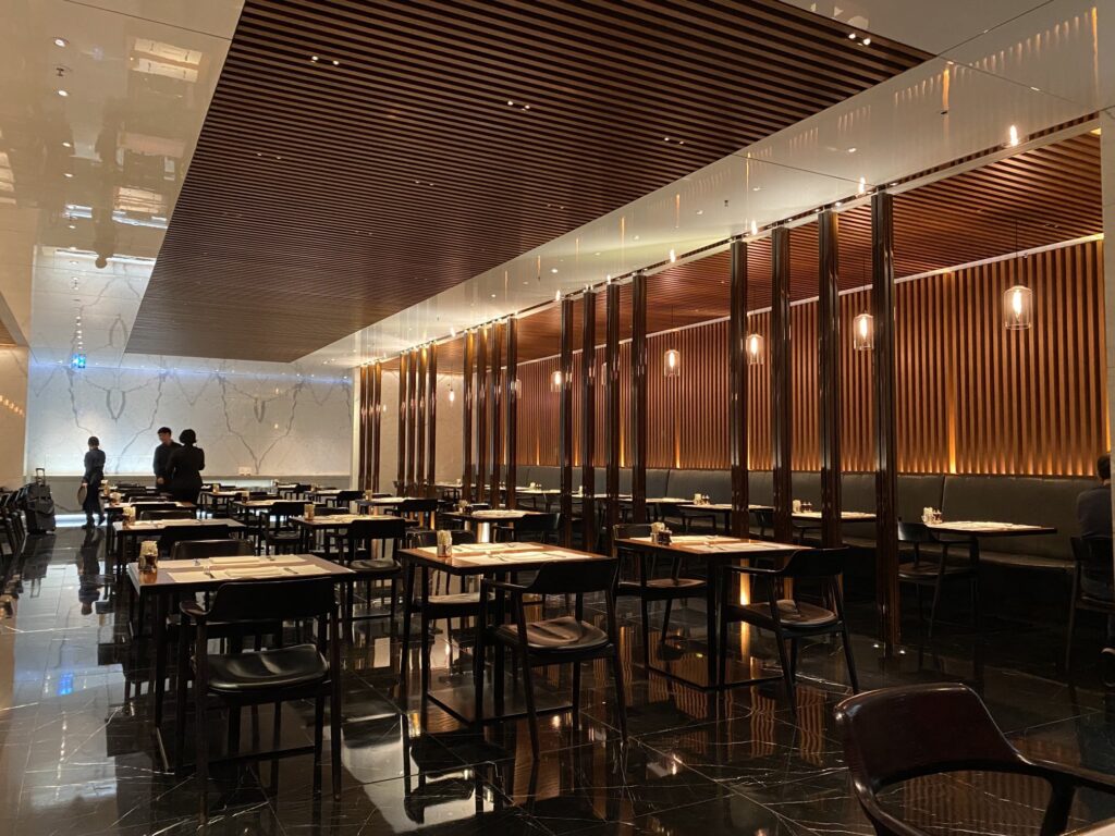 キャセイ・パシフィック航空「THE WING | First Class Lounge（香港）」