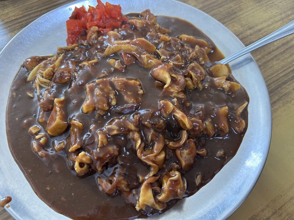 苫小牧「マルトマ食堂」でホッキカレーライス