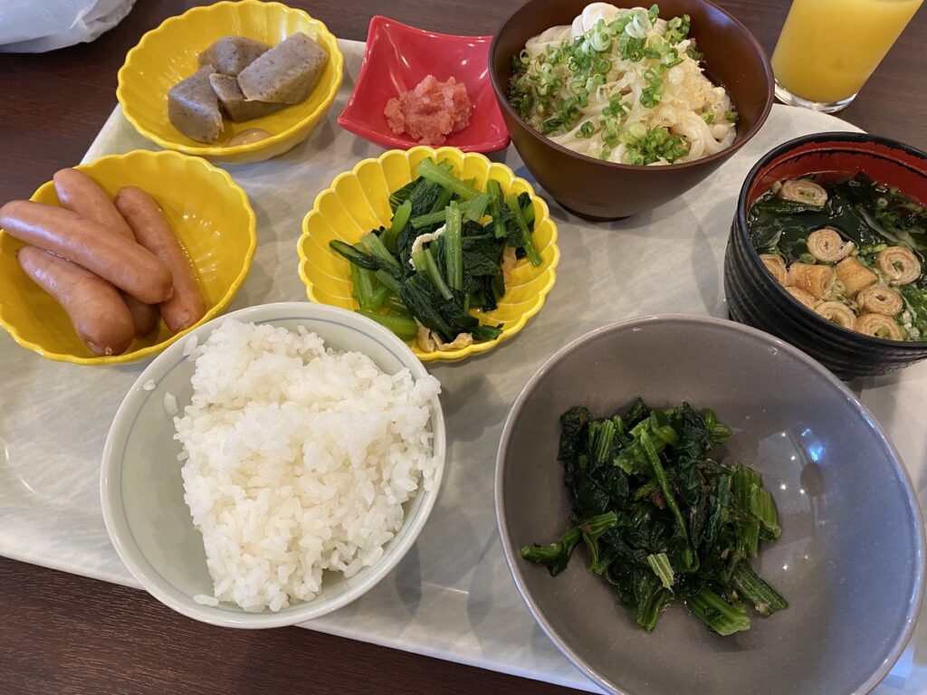 朝7時からの亀の井ホテルの朝ご飯